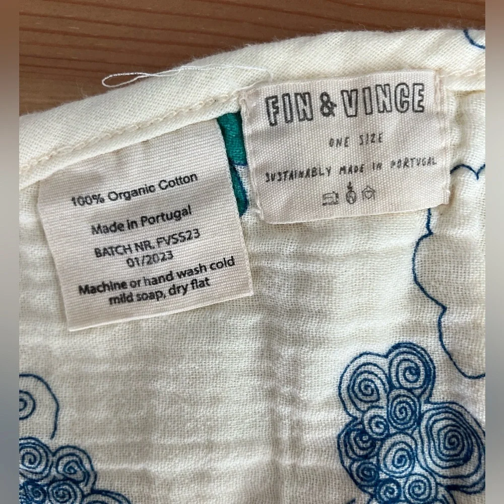 Fin & Vince Breezy Cotton Gauze Baby Bib
